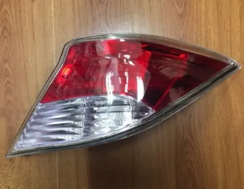 FAROL TRA DER GM PRISMA LT 13