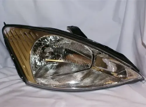 SEMIOPTICA DER FORD FOCUS 98 DEPO
