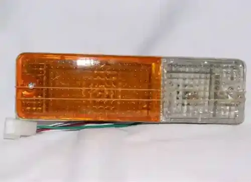 FAROL PARAG DEL IZQ NISSAN 720 DEPO