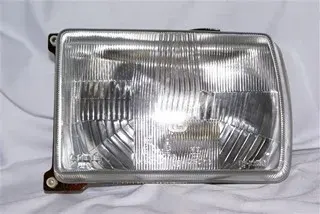 SEMIOPTICA IZQ VW SANTANA 87-91 (S/AUXILIAR) (B)