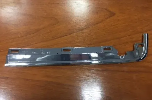 MOLDURA S/OPTICA DER NISSAN B12