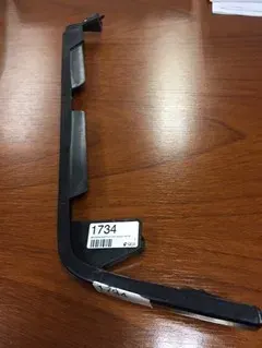 MOLDURA S/OPTICA DER MAZDA 323 92