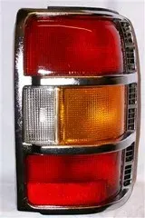 FAROL TRA DER MITSUBISHI MONTERO 92 (CRO) DEPO