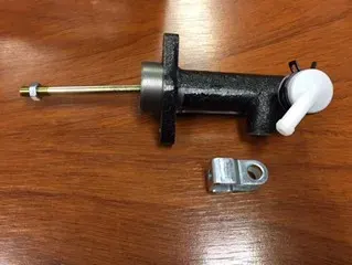 BOMBA EMBRAGUE MITSUBISHI CANTER (7/8″)