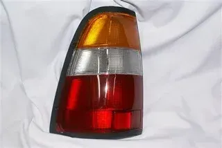 FAROL TRA IZQ ISUZU 98 (PICK UP) DEPO