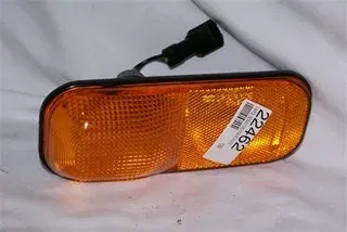 FAROL LATERAL PUERTA IZQ HYUNDAI HD65-72