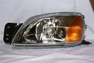 SEMIOPTICA IZQ FORD FIESTA 2000