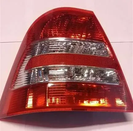 FAROL TRA IZQ GEELY CK6