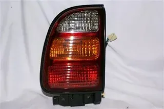 FAROL TRA IZQ TOYOTA RAV 4 98-00