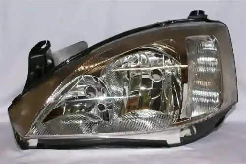 SEMIOPTICA IZQ GM CORSA II 03 RAYADA (CRO)