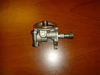 BOMBA ACEITE FORD ESCORT L-GL 75 TQW