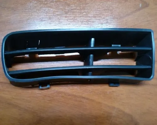 REJILLA PARAG DEL DER VW GOLF IV 98