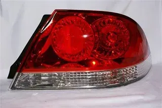 FAROL TRA DER MITSUBISHI LANCER 04 DEPO