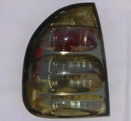 FAROL TRA IZQ GM CORSA 01 SEDAN FUME
