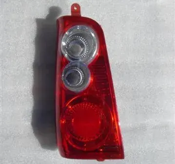 FAROL TRA IZQ FAW 08 (FURGON)