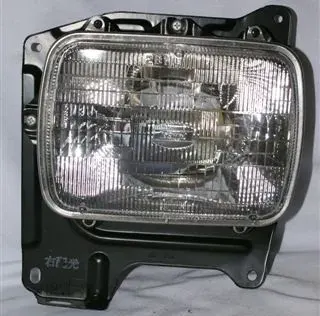 SEMIOPTICA DER NISSAN D21 MEXICO (C/SOP) DEPO