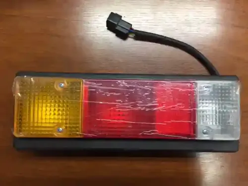 FAROL TRA IZQ MITSUBISHI CANTER 06