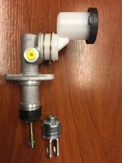 BOMBA EMBRAGUE MITSUBISHI MONTERO 92 (5/8″)
