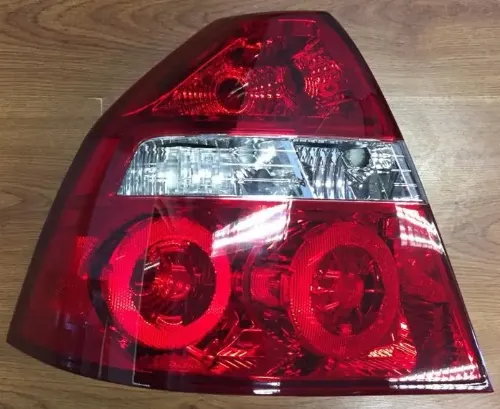 FAROL TRA IZQ GM AVEO 07 DEPO
