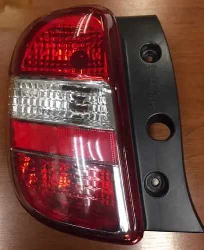 FAROL TRA IZQ NISSAN MARCH 2011-2013 TODO