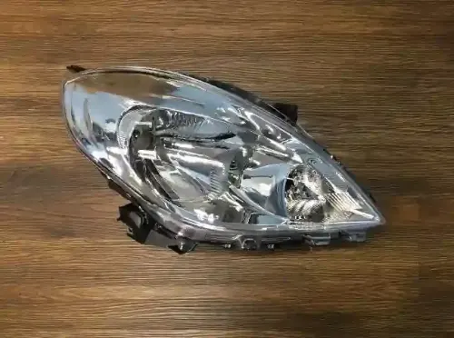 SEMIOPTICA DER NISSAN VERSA 2011-2014