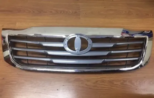 CARETA TOYOTA HILUX 12-15 (4WD) NEGRA Y CROMADA