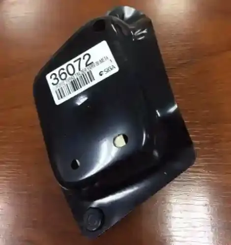 SOPORTE PARAG TRA DER TOYOTA YARIS 00 (METAL)
