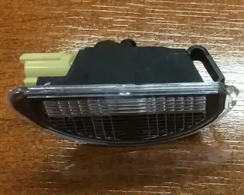 FAROL MATRICULA DER-IZQ BYD F0
