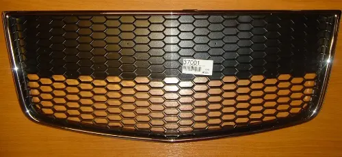 REJILLA PARAG DEL GM AVEO G3 12 (C/MOLDURA CRO)