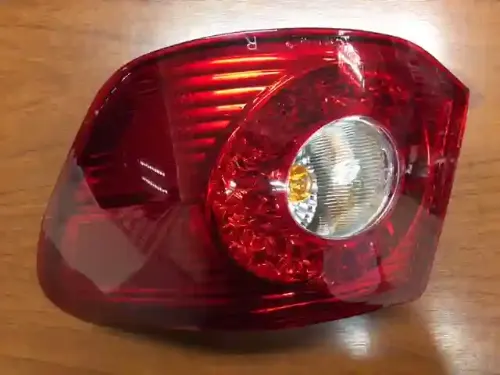 FAROL TRA IZQ FAW VITA (SEDAN)