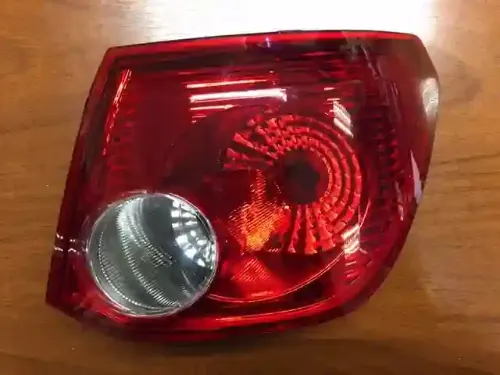 FAROL TRA DER FAW VITA (HATCHBACK)
