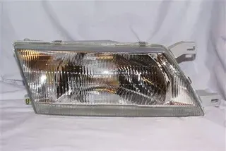 SEMIOPTICA DER NISSAN SENTRA B14 (JAPON) DEPO