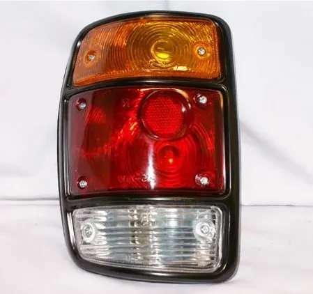 FAROL TRA IZQ NISSAN B110 79 DEPO