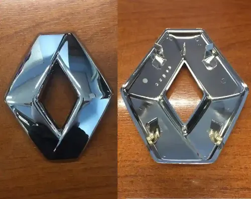 EMBLEMA CARETA RENAULT SANDERO 14 «ROMBO» (A)