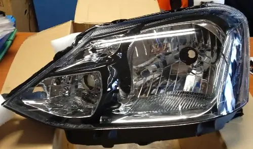 SEMIOPTICA IZQ TOYOTA ETIOS 2018 DEPO (FONDO NEG)