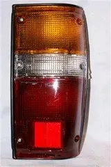 FAROL TRA DER TOYOTA HILUX 88 DEPO