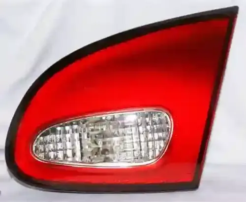 FAROL VALIJA DER KIA AVELLA 96 (SEDAN)