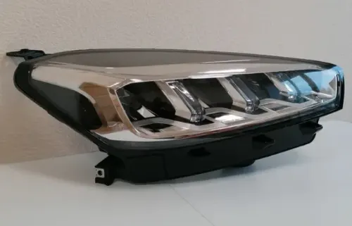 SEMIOPTICA DER CHERY TIGGO 7 PRO 21-23 (LED)