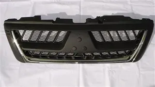 CARETA MITSUBISHI MONTERO 03