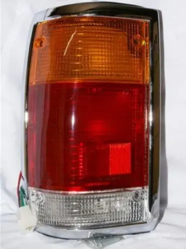FAROL TRA IZQ MAZDA B2200-2500 92 (CRO) DEPO