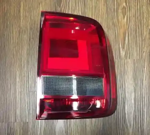 FAROL TRA DER VW SAVEIRO VII 17 (FUME)